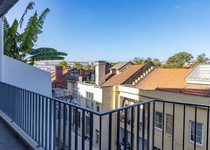 Central Lisbon Stylish Apartment